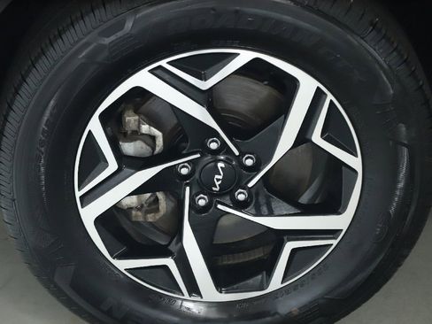 Used 2025 Kia Sportage LX AWD/4WD image 39