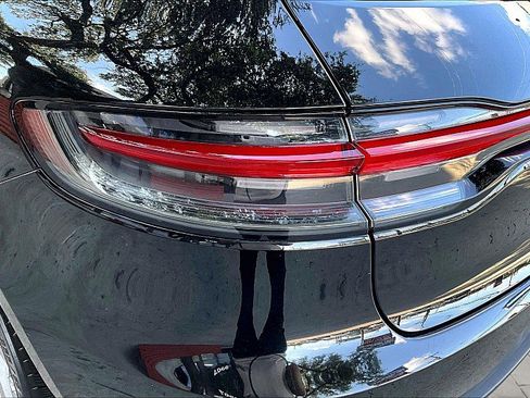 Used 2020 Porsche Macan AWD/4WD image 26