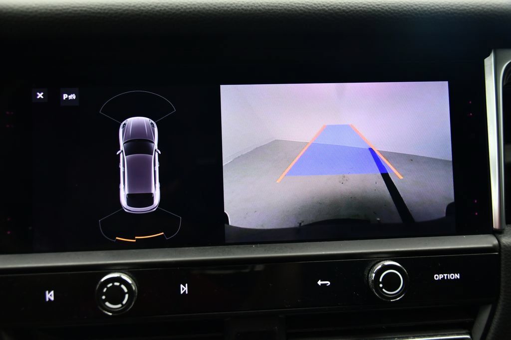 Certified 2023 Porsche Macan AWD/4WD image 28