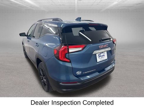 Used 2024 GMC Terrain SLE w/ Driver Convenience Package AWD/4WD image 9