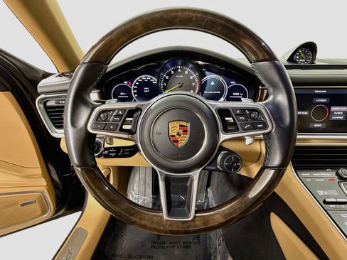 Used 2018 Porsche Panamera 4 w/ Premium Package Plus AWD/4WD image 13