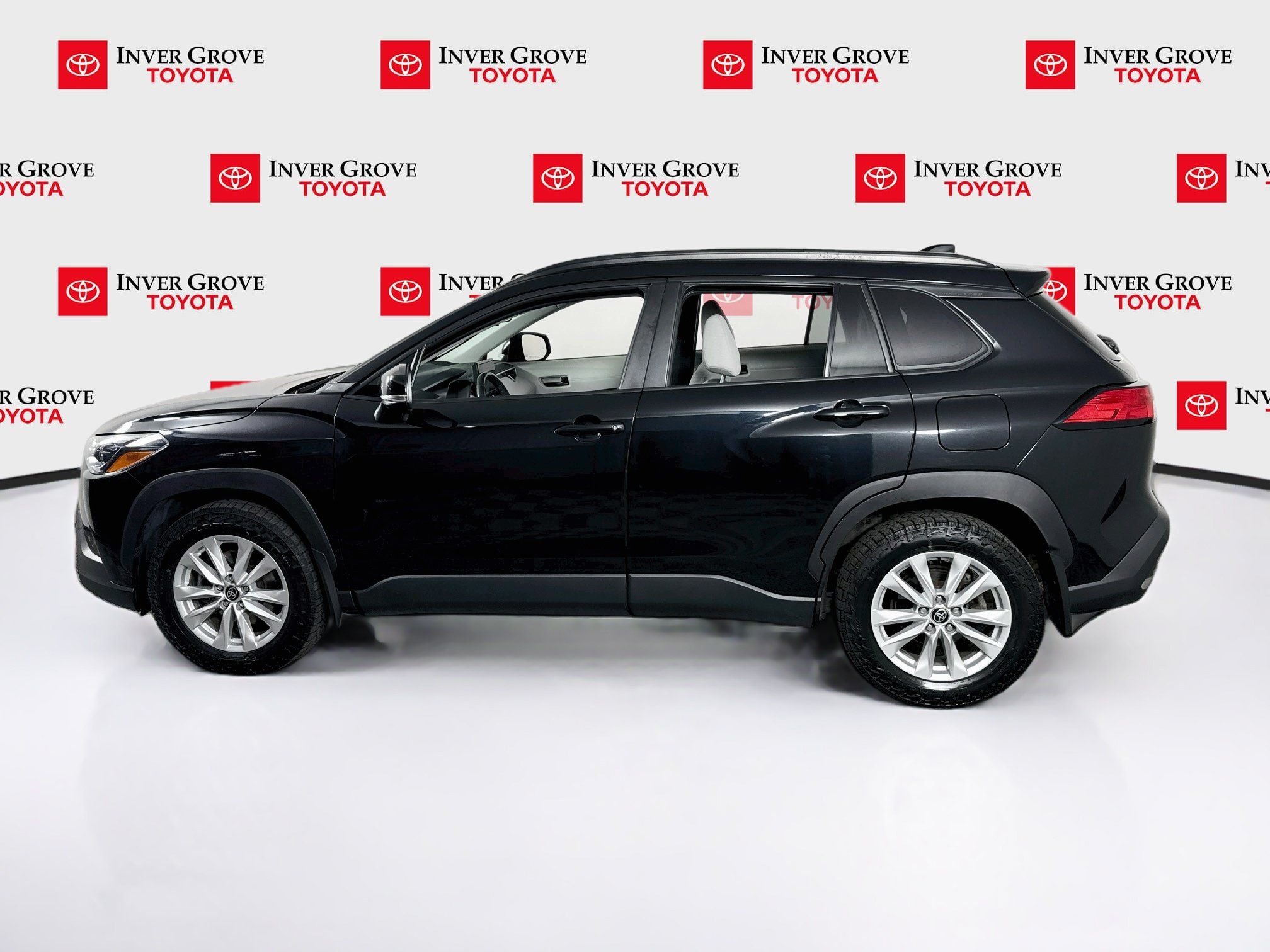 Certified 2023 Toyota Corolla Cross LE w/ Moonroof Package AWD/4WD image 8