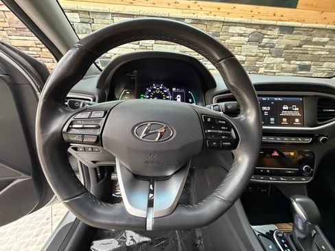 Used 2019 Hyundai Ioniq Base image 17