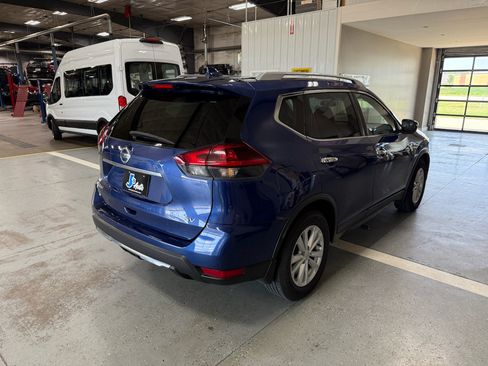 Used 2018 Nissan Rogue SV FWD image 7
