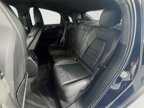 Used 2022 Porsche Cayenne Turbo GT AWD/4WD image 21