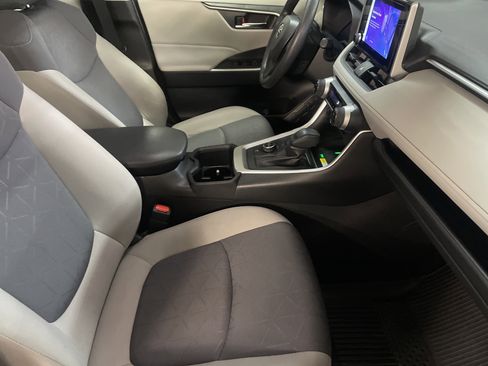 Used 2025 Toyota RAV4 XLE image 35