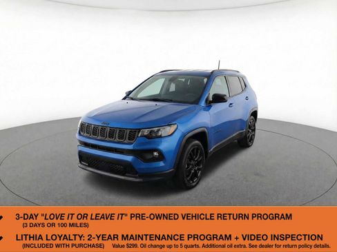 Used 2026 Jeep Compass Latitude image 1