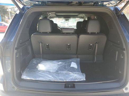 New 2026 Chevrolet Traverse Z71 w/ Enhanced Driving Package image 9