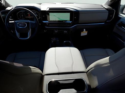 New 2026 GMC Sierra 1500 SLT image 24