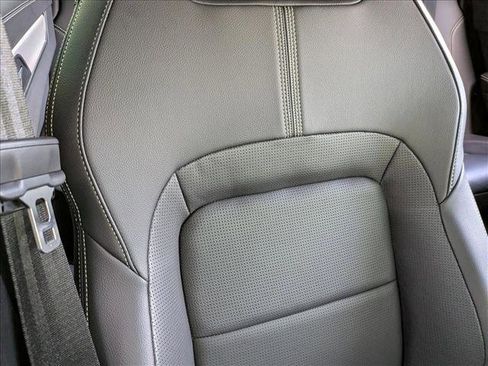 Certified 2024 Jaguar XF R-Dynamic SE image 18