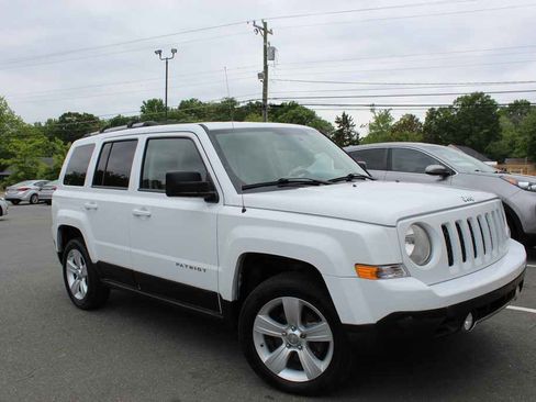 Used 2012 Jeep Patriot Limited FWD image 3