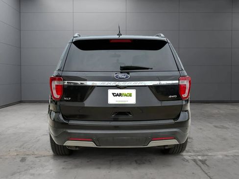 Used 2019 Ford Explorer XLT w/ Equipment Group 202A AWD/4WD image 10