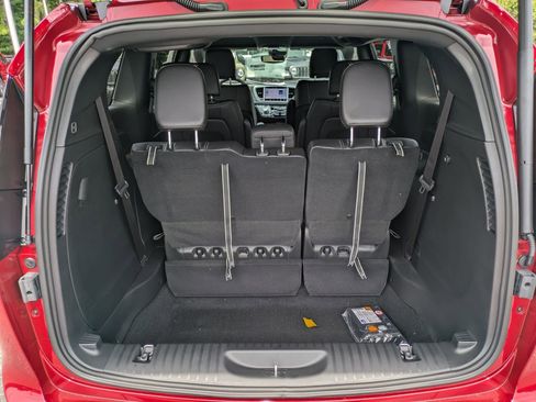 New 2026 Chrysler Pacifica Select FWD image 25