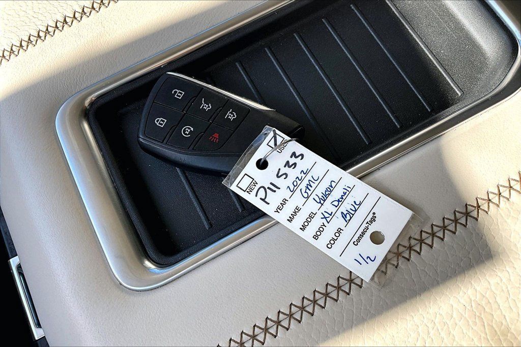 Used 2022 GMC Yukon XL Denali RWD image 27