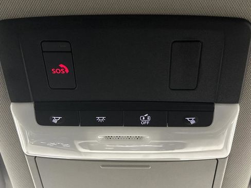 Used 2025 Nissan Rogue SV image 23