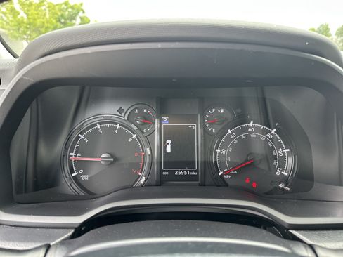 Used 2024 Toyota 4Runner SR5 Premium w/ Moonroof Package AWD/4WD image 21