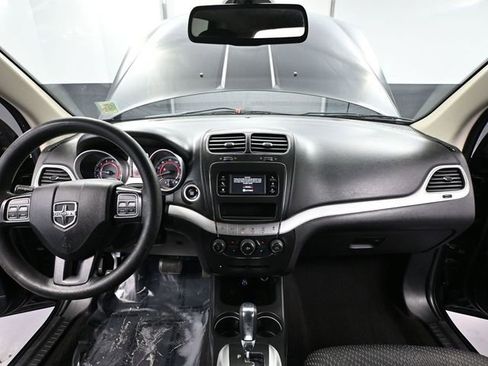 Used 2019 Dodge Journey SE FWD image 21