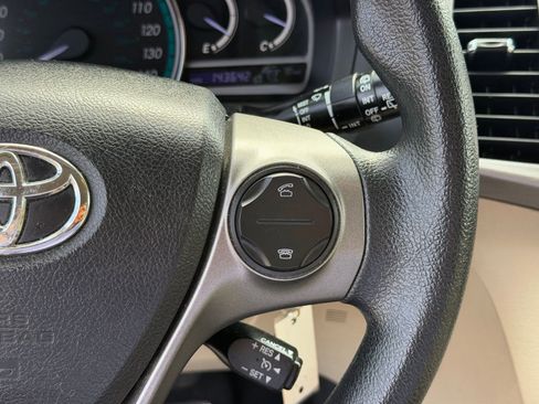 Used 2014 Toyota Venza LE image 20