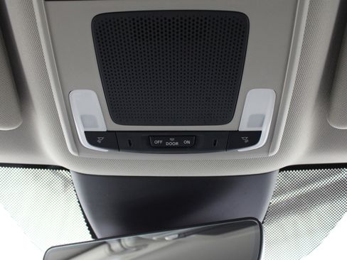 Used 2025 Honda Pilot EX-L image 19