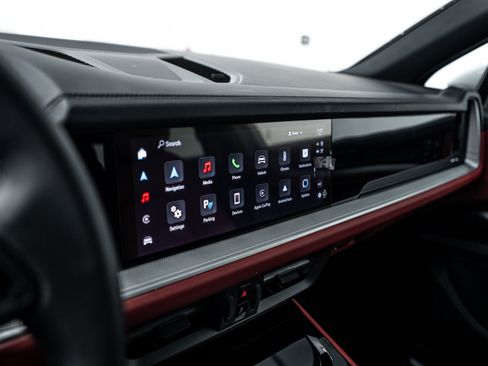 Certified 2025 Porsche Cayenne image 17