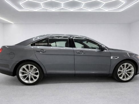 Used 2013 Ford Taurus Limited image 2