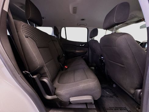 Used 2019 GMC Acadia SLE image 17