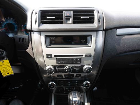 Used 2010 Ford Fusion SEL image 16