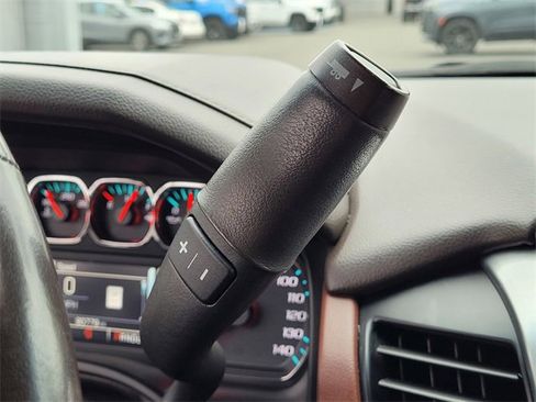 Used 2020 Chevrolet Suburban Premier image 23