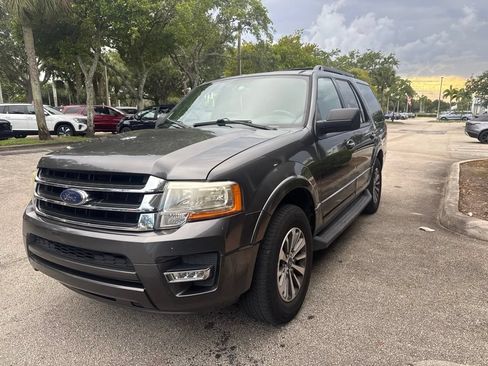 Used 2017 Ford Expedition XLT RWD image 1