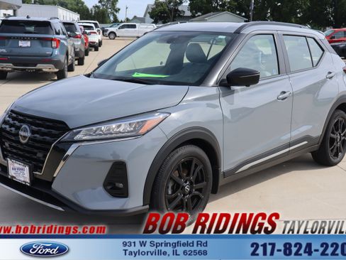 Used 2023 Nissan Kicks SR w/ SR Premium Package FWD image 1