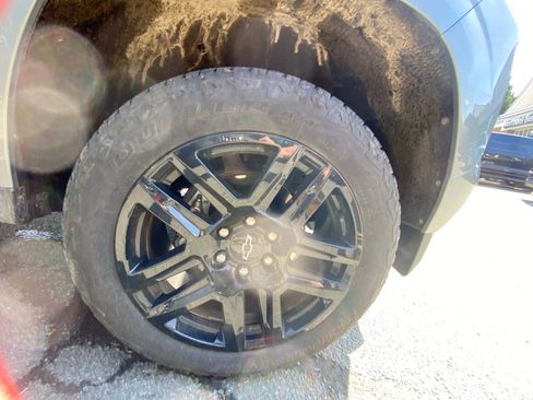 Used 2025 Chevrolet Colorado Z71 w/ Technology Package image 27