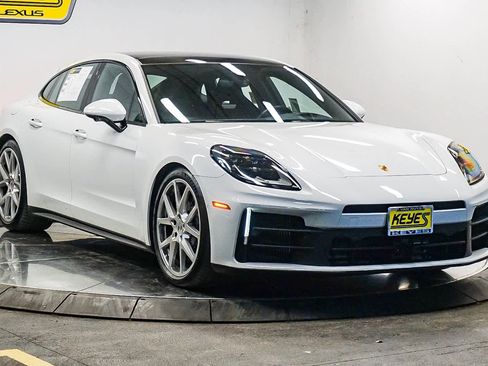 Used 2024 Porsche Panamera 4 image 5