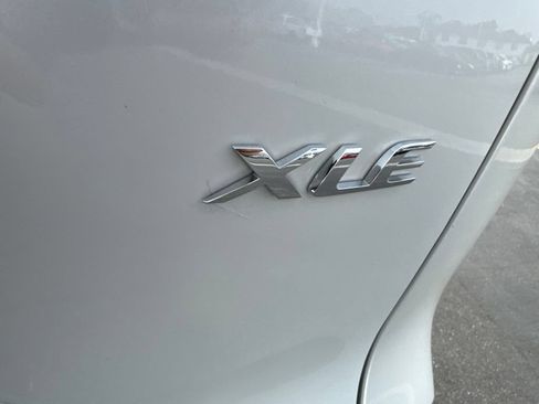 Used 2024 Toyota Corolla Cross XLE w/ Convenience Package FWD image 8