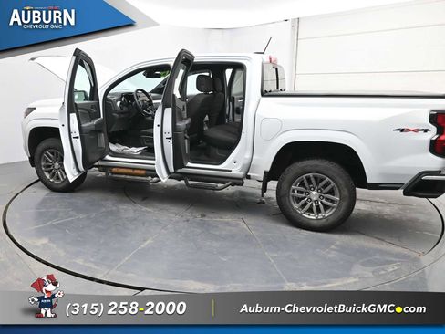 Certified 2024 Chevrolet Colorado LT w/ LT Convenience Package II image 34