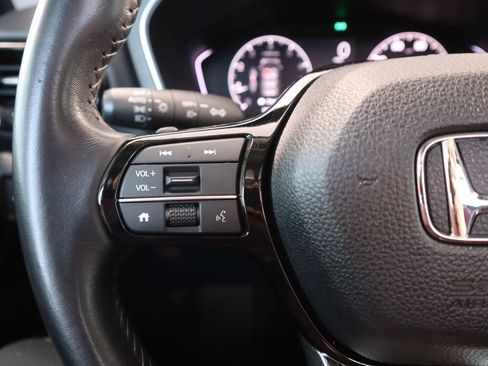 Certified 2023 Honda Pilot Touring image 11