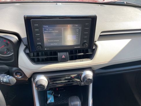 Used 2021 Toyota RAV4 XLE w/ Convenience Package AWD/4WD image 18