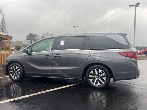 Certified 2026 Honda Odyssey EX-L image 9