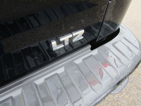 Used 2018 Chevrolet Silverado 1500 LTZ Z71 w/ Midnight Edition image 12