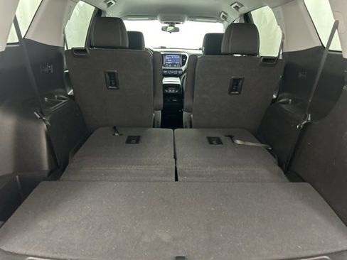 Used 2020 GMC Acadia SLE w/ Driver Convenience Package image 31