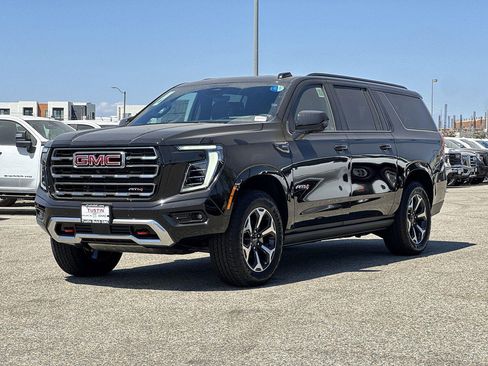 New 2026 GMC Yukon XL AT4 w/ AT4 Premium Plus Package AWD/4WD image 6