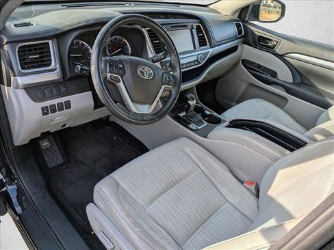 Used 2016 Toyota Highlander Plus image 9