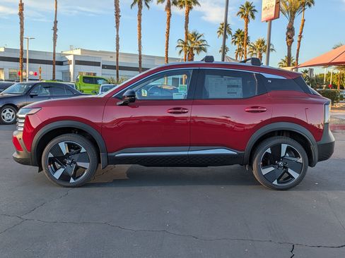 New 2026 Nissan Kicks SR w/ Cold Weather Package FWD image 3