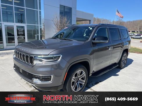 Used 2024 Jeep Wagoneer Series II w/ Flexible Seating Group image 1