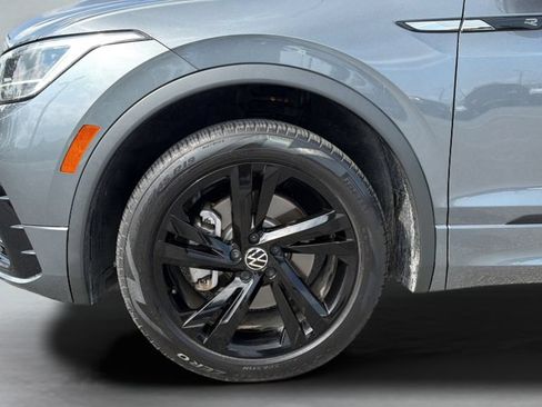 Used 2023 Volkswagen Tiguan SE R-Line FWD image 36