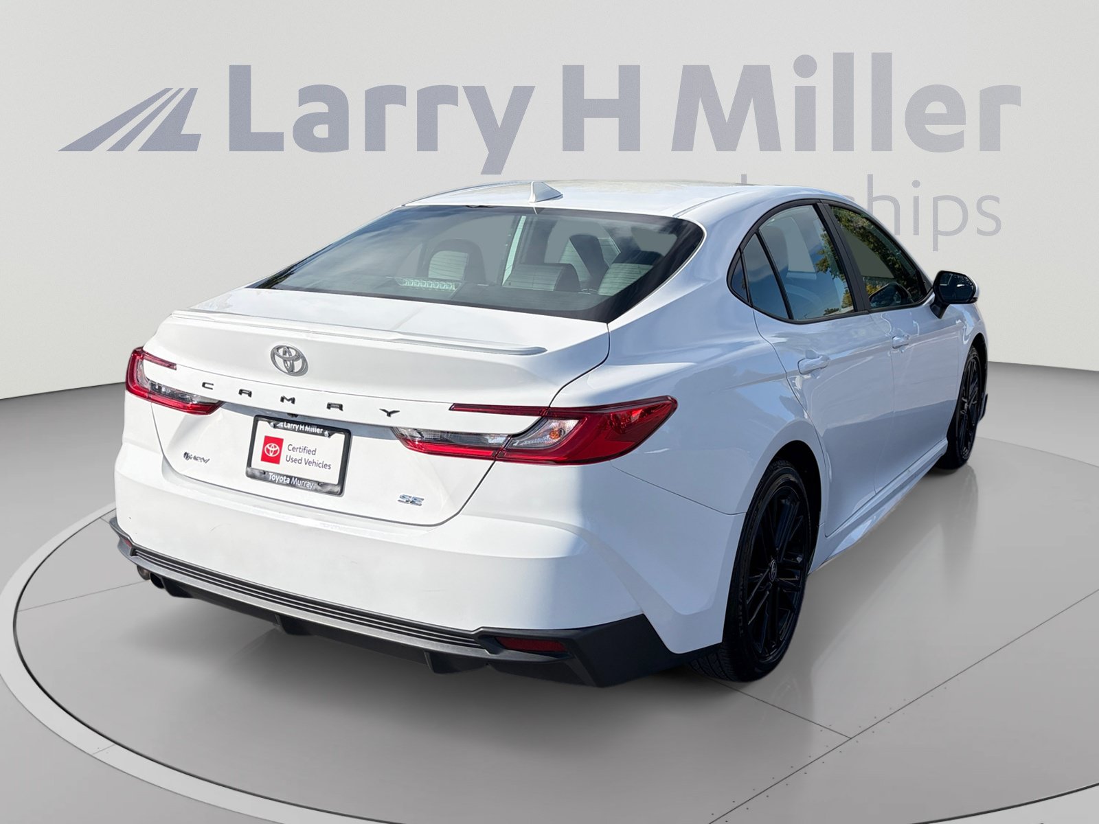 Certified 2025 Toyota Camry SE FWD image 5