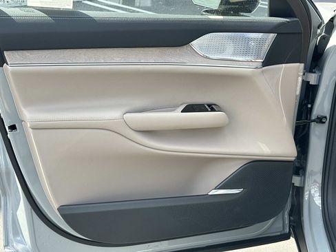 New 2025 Volvo EX90 Ultra image 11