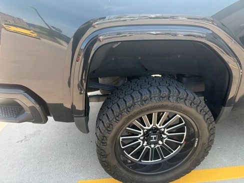 Used 2022 GMC Sierra 1500 Denali w/ Denali Reserve Package AWD/4WD image 8