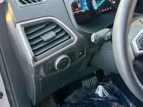 Used 2024 Ford Edge SEL image 10