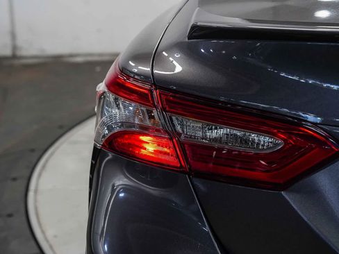 Used 2019 Toyota Camry SE w/ Protection Package (Q2) FWD image 11