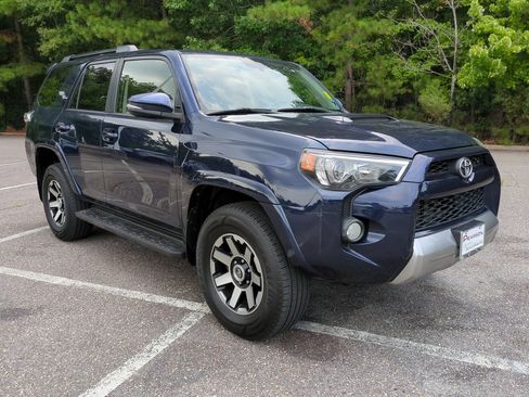 Used 2019 Toyota 4Runner TRD Off-Road Premium AWD/4WD image 2